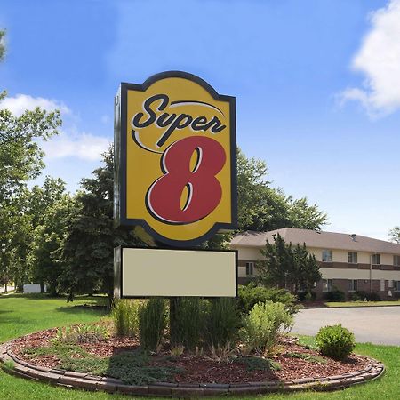 Super 8 By Wyndham Whitewater Wi Otel Dış mekan fotoğraf